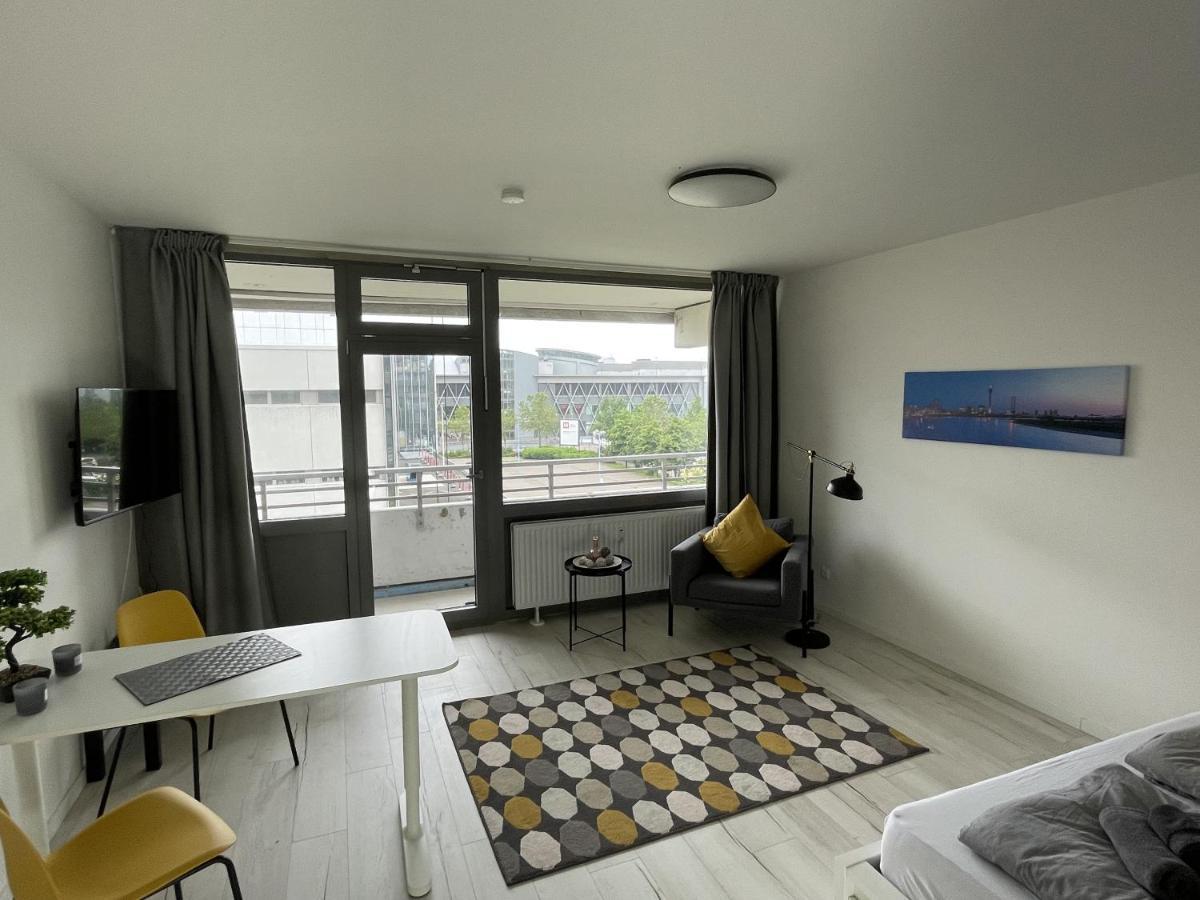 Apartment Rhein - Central - Balcony - Tradefair Neuss Bagian luar foto